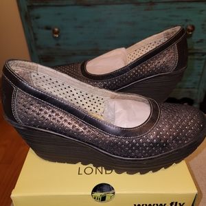 Fly London YOBE842FLY Wedges